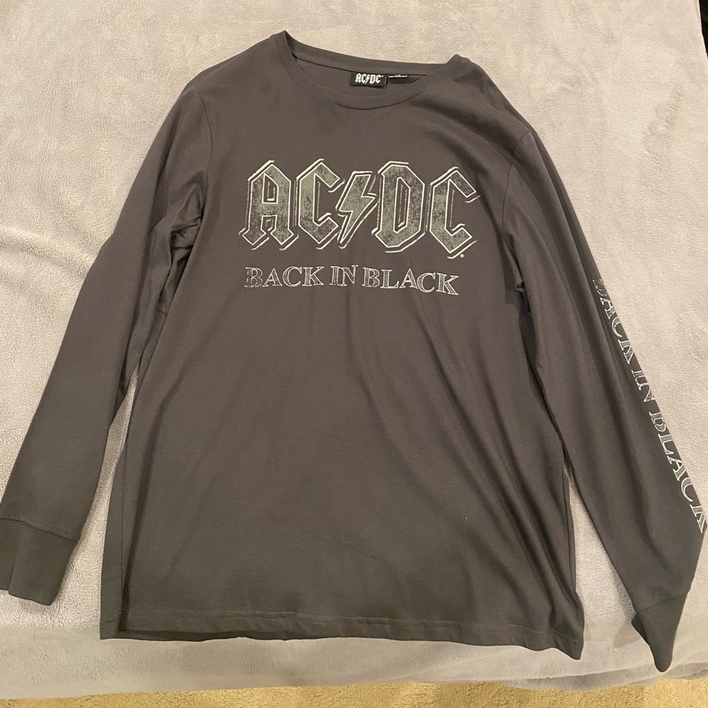 Mens Large Long Sleeve AC/DC Tshirt from Cotton On.